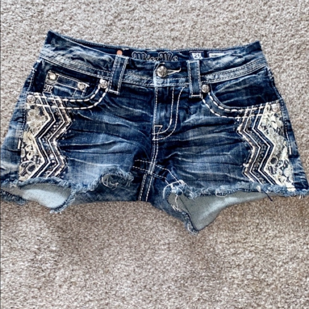 Buckle shorts